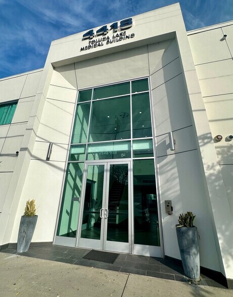 More Photos Of 4418 Vineland Ave, Studio City Medical For Lease