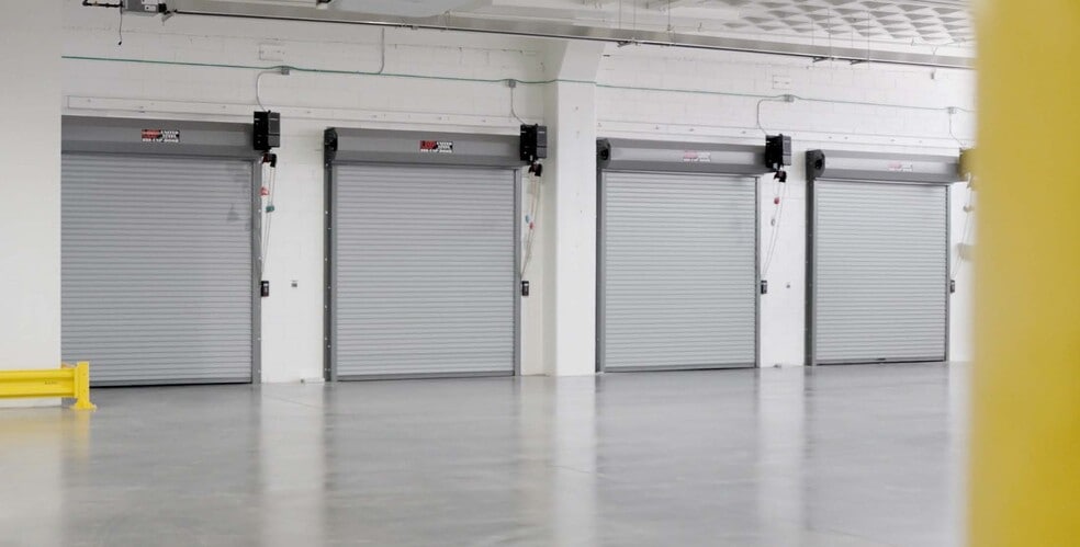 More Photos Of 9 Rewe St, Brooklyn Distribution For Lease