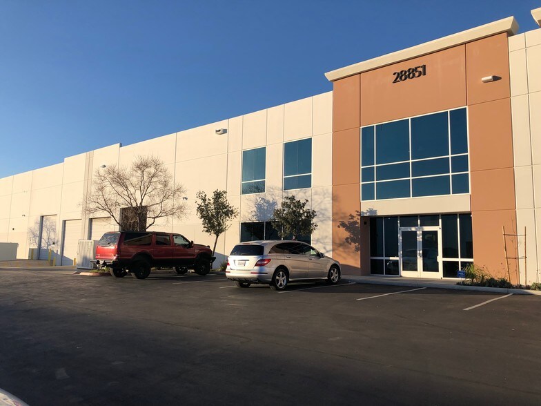 More Photos Of 28875 Industry Dr, Valencia Warehouse For Lease