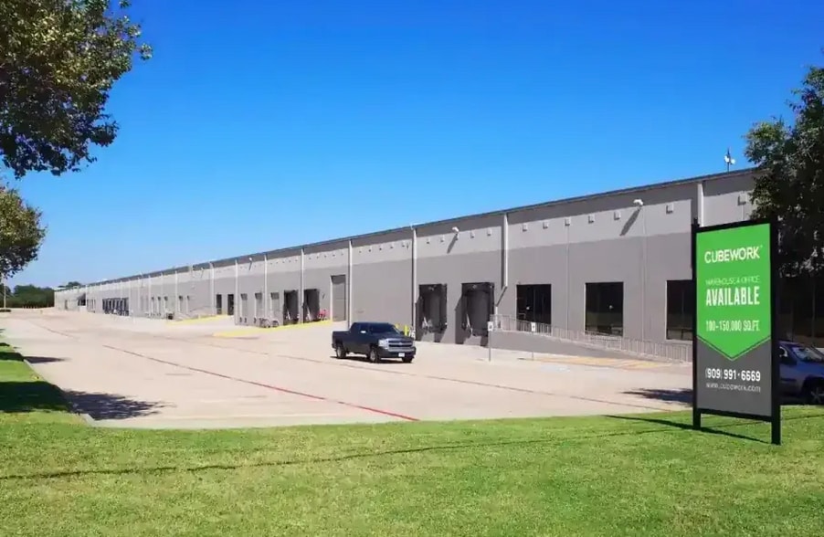 More Photos Of 850 Northlake Dr, Coppell Warehouse For Lease