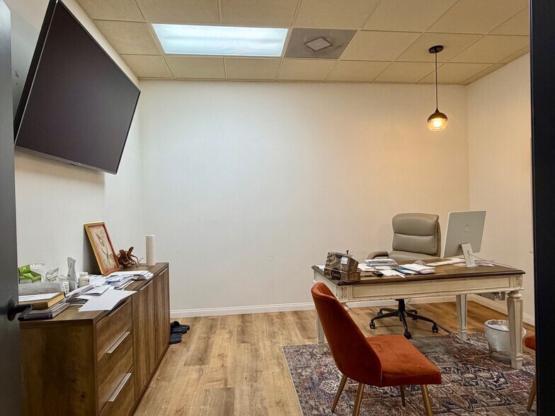 More Photos Of 2575 Fortune Way, Vista Warehouse For Lease