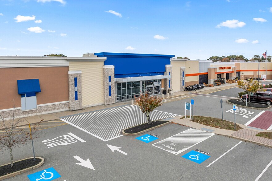 More Photos Of 768 Iyannough Rd, Hyannis Unknown For Lease