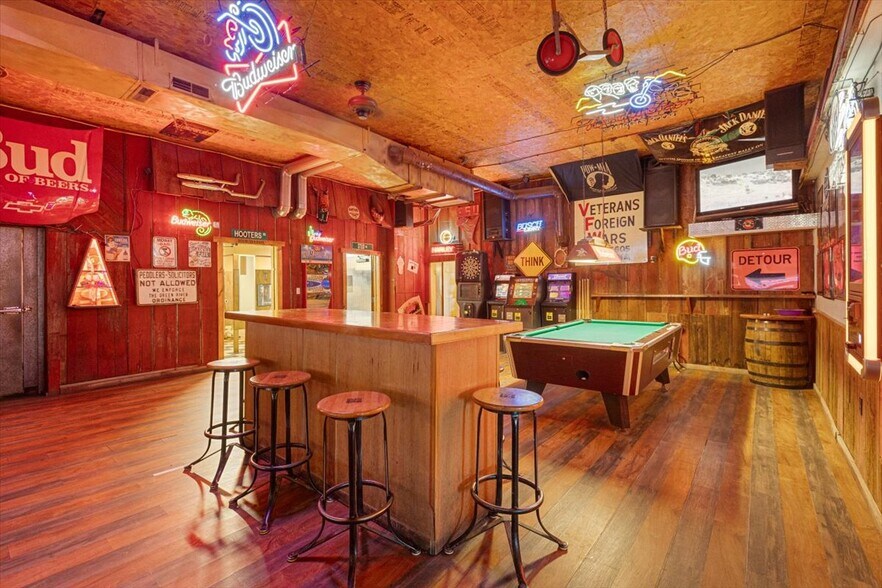 More Photos Of 206 1st St, Soldier Restaurant For Sale