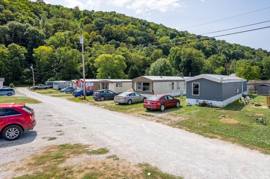 More Photos Of 30 Phillips Dr, Sistersville Manufactured Housing Mobile Home Park For Sale