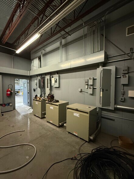 More Photos Of 1202 Industrial Dr, Warsaw Industrial For Sale