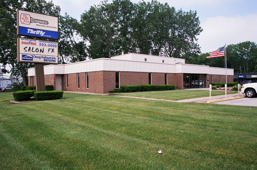 More Photos Of 6923-6929 E 10th St, Indianapolis Unknown For Lease