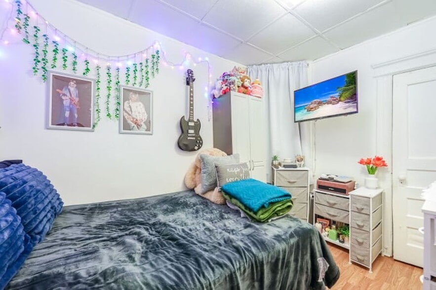 More Photos Of 743 Harrison Ave, Harrison Storefront Retail Residential For Sale