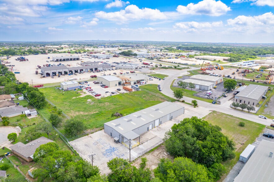 More Photos Of 1141 Guadalupe Dr, Cibolo Manufacturing For Sale