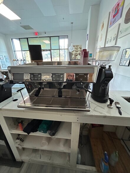 More Photos Of 901 Abernathy Rd, Sandy Springs Apartments For Sale