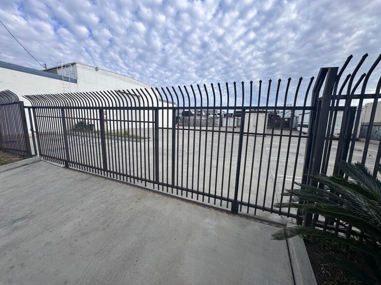 More Photos Of 8454 Trojan St, Pico Rivera Manufacturing For Lease