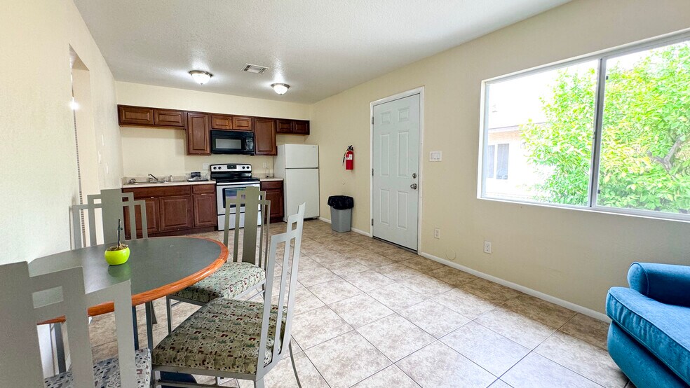 More Photos Of 8939 N 8th St, Phoenix Apartments For Sale