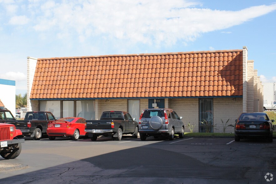 More Photos Of 4945 Mercury St, San Diego Warehouse For Lease