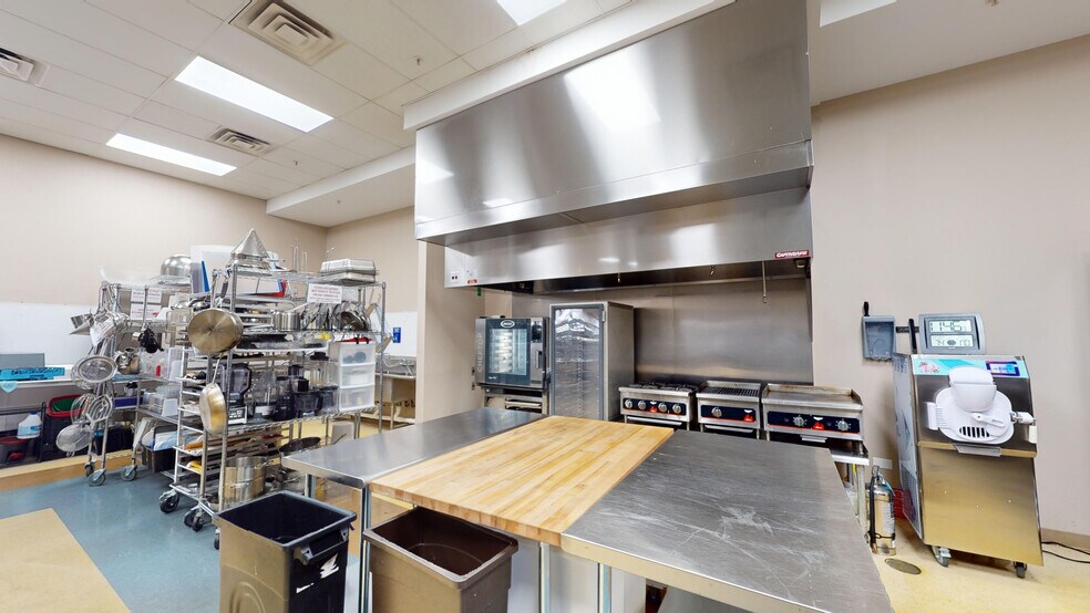More Photos Of 111 S Lake St, Montgomery Service For Sale