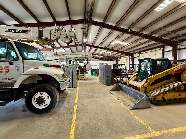 More Photos Of 5901 FM 920, Weatherford Warehouse For Sale