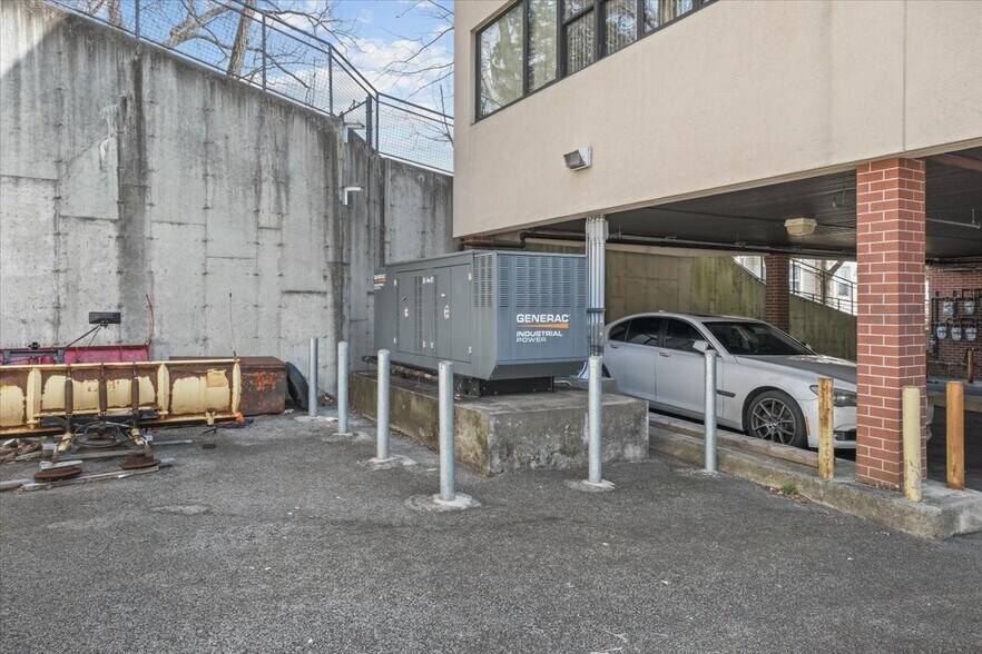 More Photos Of 8 Revolutionary Rd, Ossining Medical For Lease