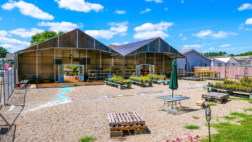 More Photos Of 1993 Wright Rd, Akron Garden Center For Sale