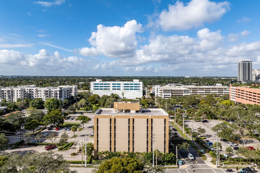 More Photos Of 707 SE 3rd Ave, Fort Lauderdale Office For Sale