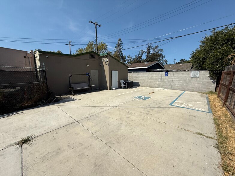 More Photos Of 1439 Arcade Blvd, Sacramento Freestanding For Sale