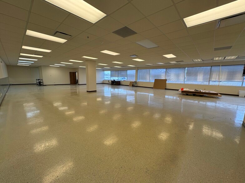 More Photos Of 3589 Sagamore Pky, Lafayette Office For Lease