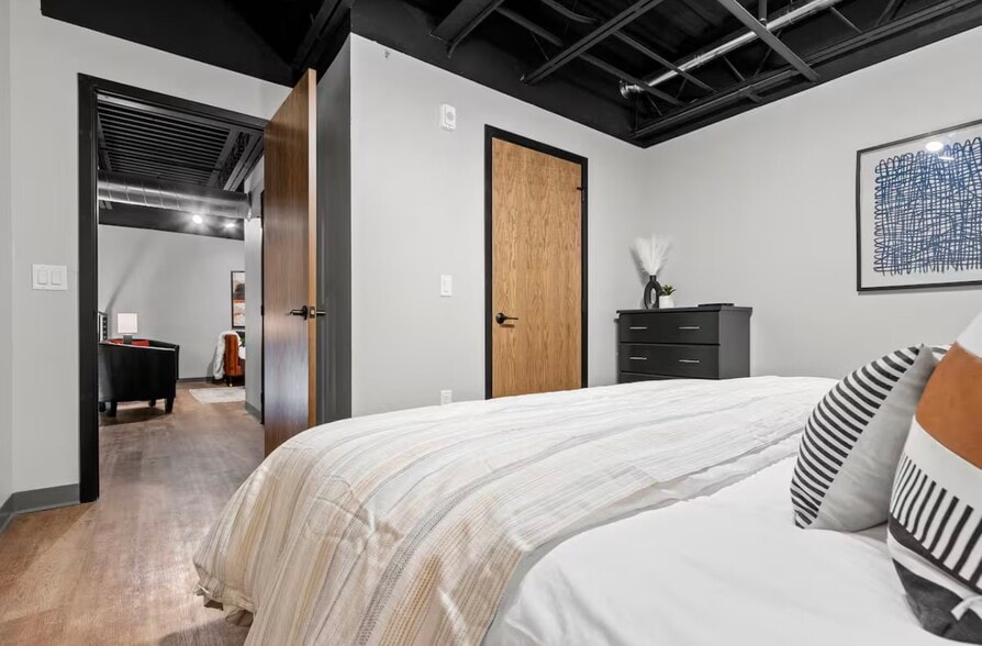 More Photos Of 216 Northland Ave, Green Bay Apartments For Sale