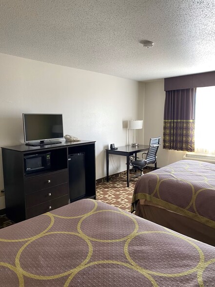 More Photos Of 2000 1st St W, Independence Hotel For Sale