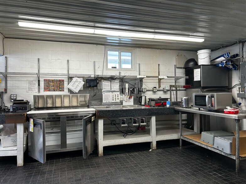 More Photos Of 1502 S Westnedge Ave, Kalamazoo Freestanding For Sale