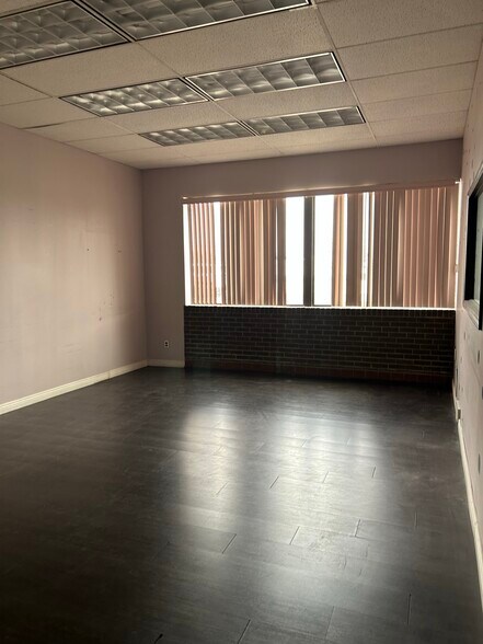More Photos Of 10158 Niagara Falls Blvd, Niagara Falls Storefront Retail Office For Sale