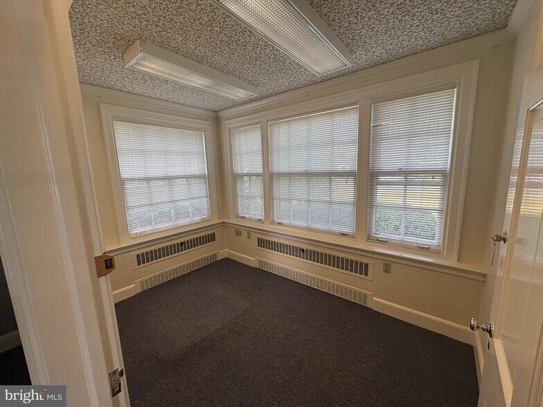 More Photos Of 1500 Lititz Pike, Lancaster Office Residential For Sale