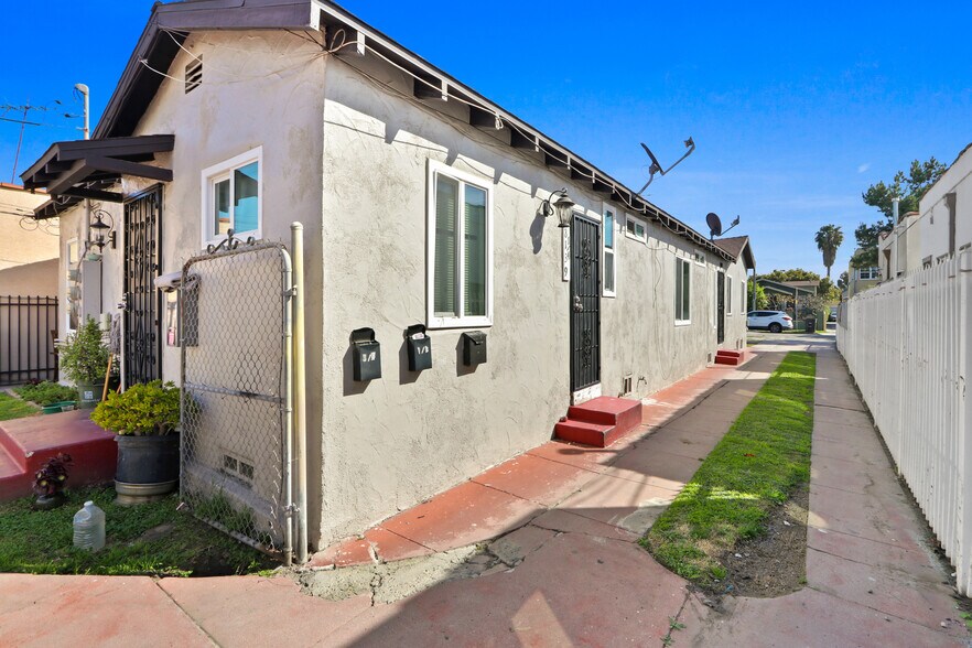 More Photos Of 8137 Beechwood Ave, South Gate Apartments For Sale
