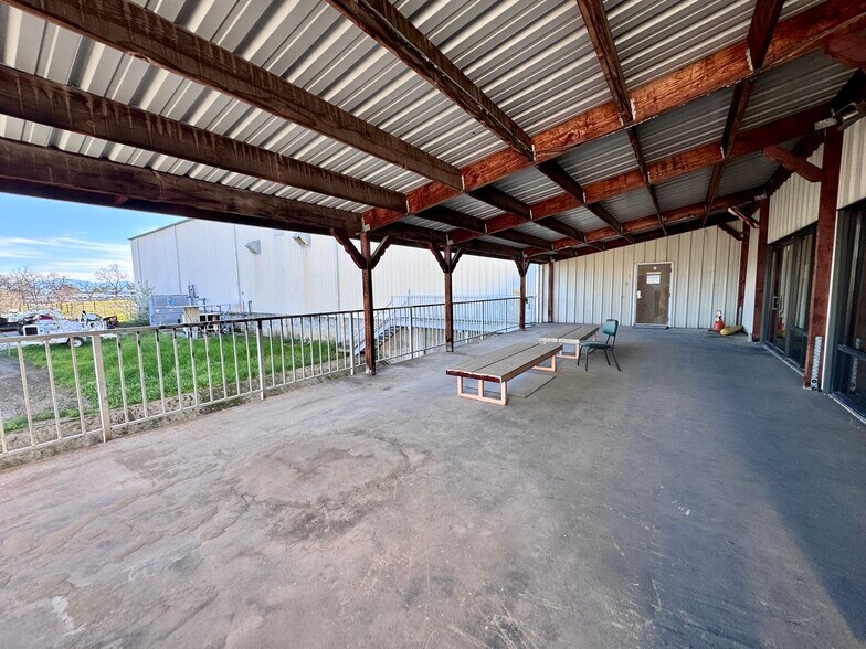 More Photos Of 4300-4356 Caterpillar Rd, Redding Manufacturing For Sale