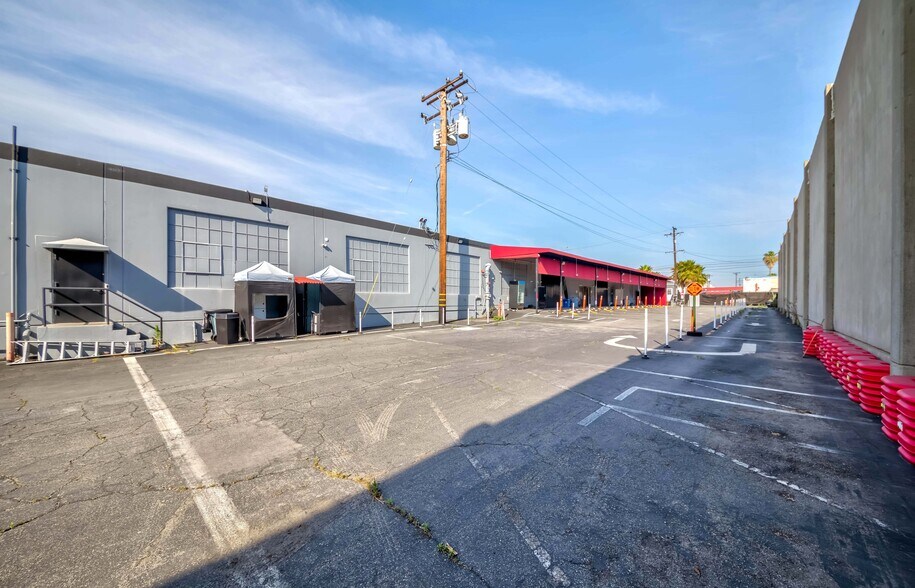 More Photos Of 3019 Vail Ave, Commerce Manufacturing For Sale