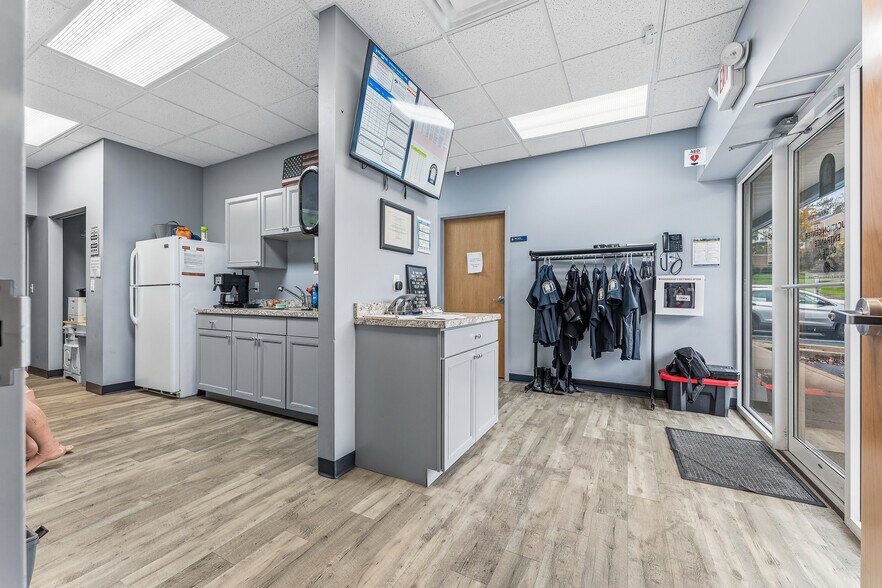 More Photos Of 742 Fairmont Rd, Morgantown Office For Lease