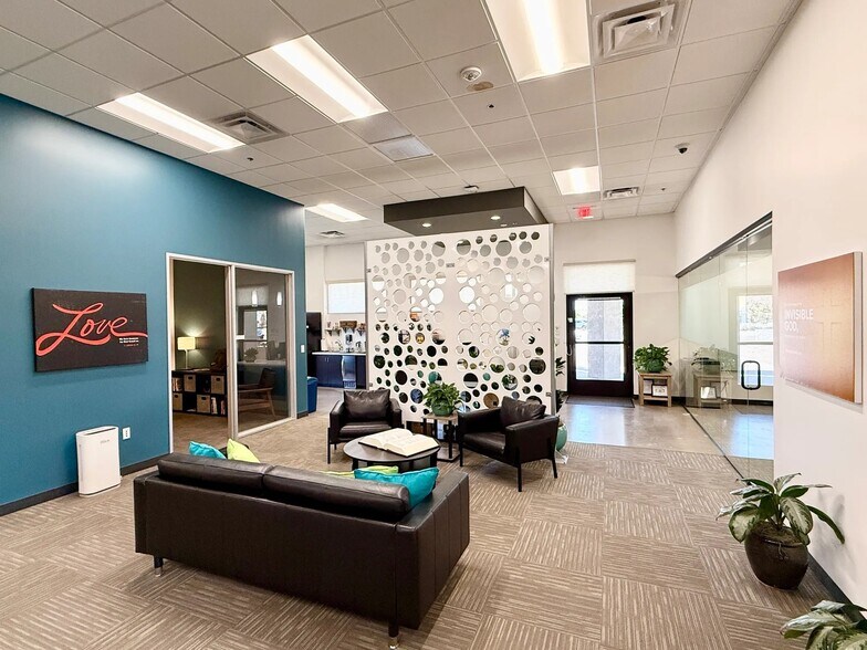 More Photos Of 398 S Arizona Ave, Chandler Freestanding For Lease