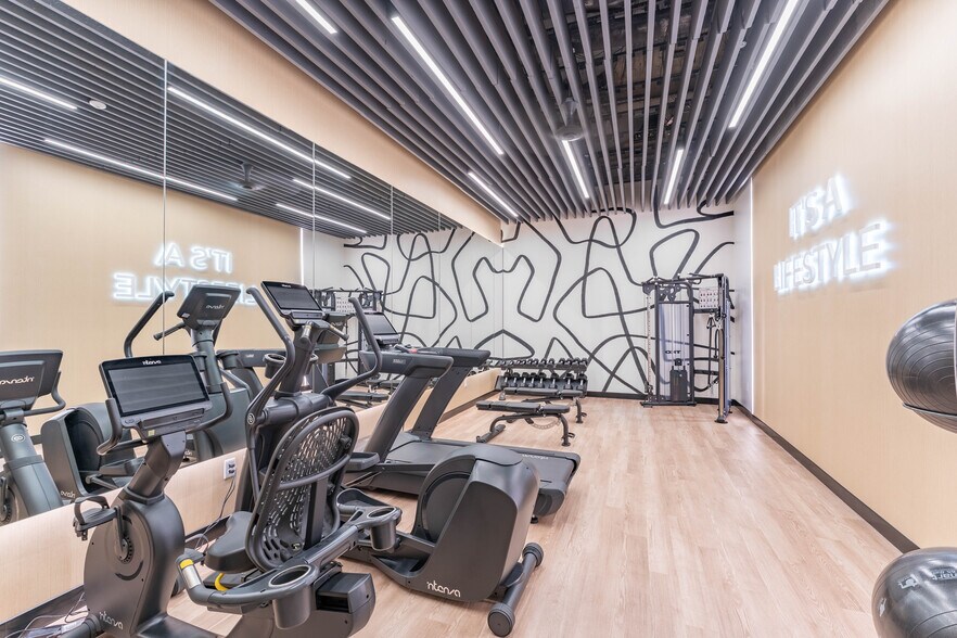 More Photos Of 8080 N Central Expy, Dallas Office For Lease