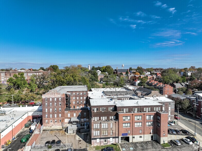 More Photos Of 2411 E Franklin St, Richmond Apartments For Lease