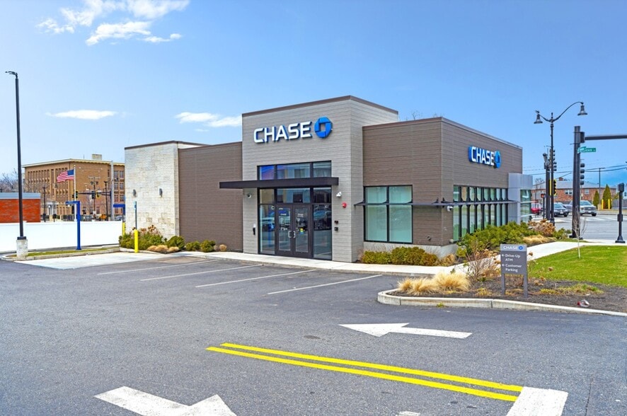 More Photos Of 315 Hancock St, Quincy Bank For Sale