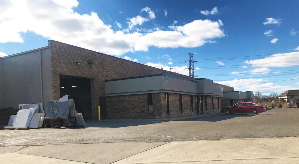 Primary Photo Of 17560-17600 Helro Dr, Fraser Warehouse For Lease