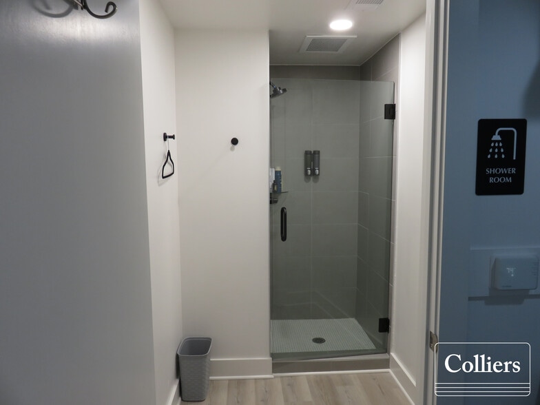 More Photos Of 204 SE 6th St, Bentonville Office For Lease