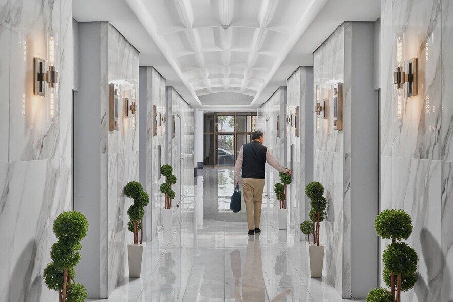 More Photos Of 615 N Upper Broadway St, Corpus Christi Office For Lease