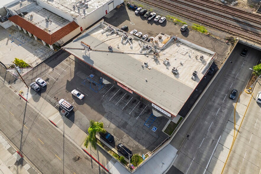 More Photos Of 910-924 Williamson Ave, Fullerton Freestanding For Sale