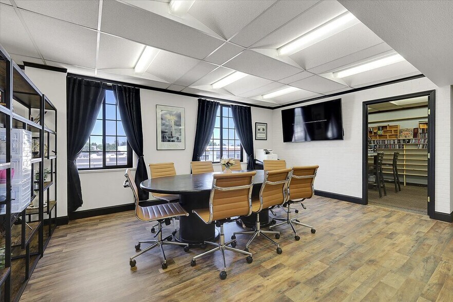 More Photos Of 423 4th St, Marysville Office For Sale