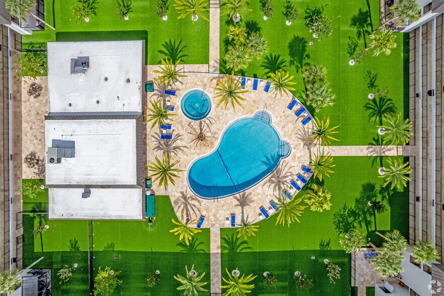 More Photos Of 2025 Rogers St, Clearwater Apartments For Sale