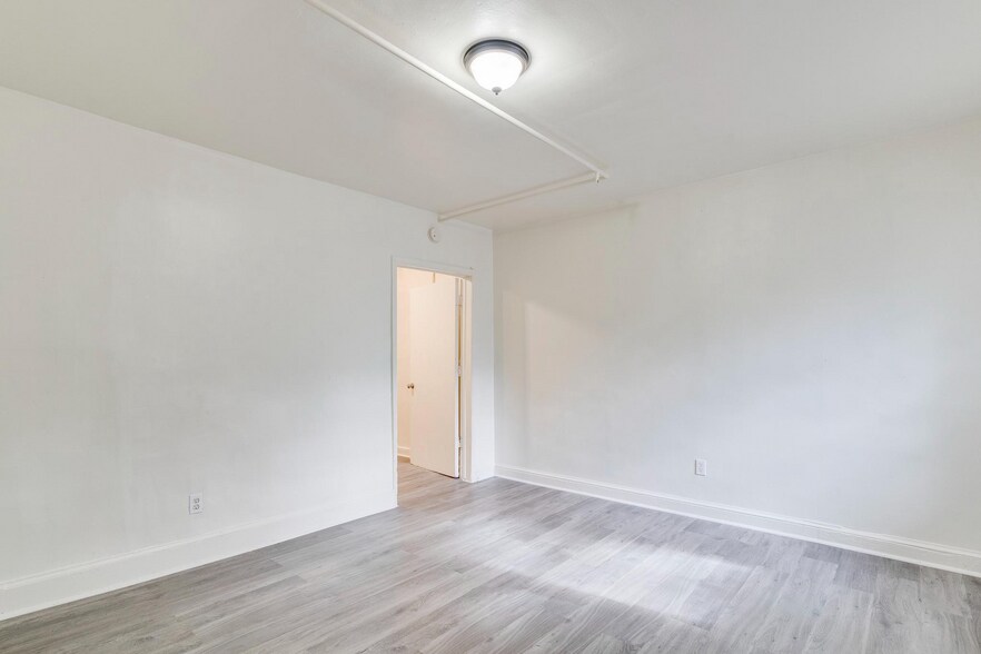 More Photos Of 337 Delafield Plz NW, Washington Apartments For Sale