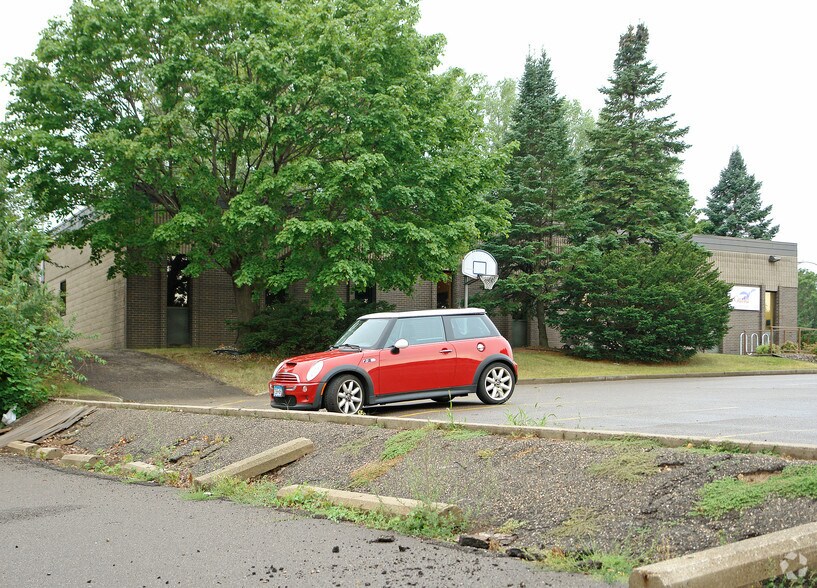 Primary Photo Of 1740 Livingston Ave, West Saint Paul Light Manufacturing For Sale