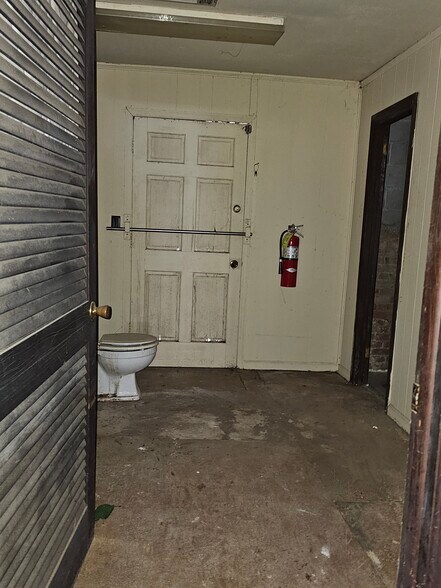 More Photos Of 13 Main st, Wadley Storefront For Sale