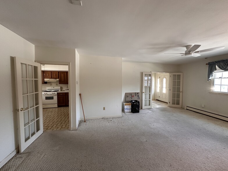 More Photos Of 54 Old Main St, South Yarmouth Flex For Sale