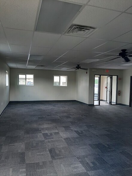 More Photos Of 5644 Tec Dr, Avon Light Distribution For Lease