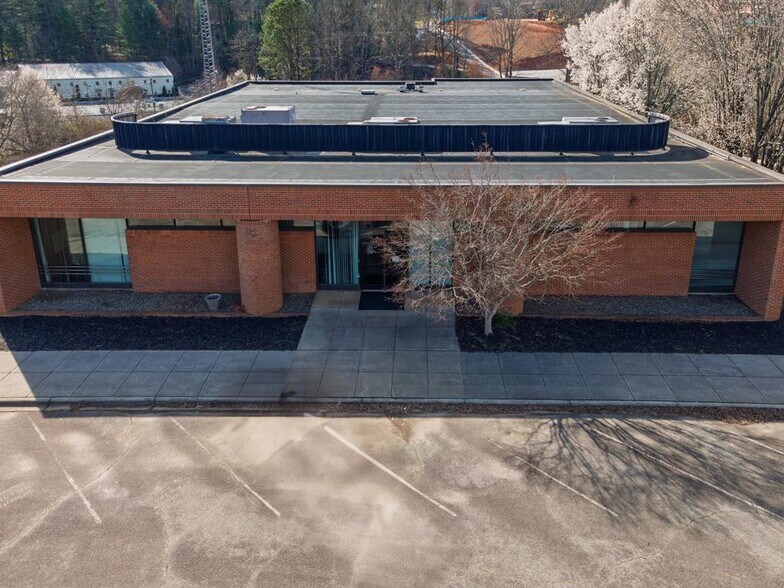 More Photos Of 261 E Palmer St, Franklin Manufacturing For Sale