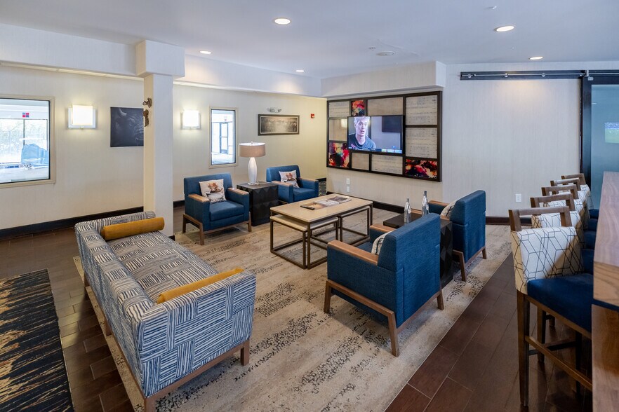 More Photos Of 912 W Dillon Rd, Louisville Hotel For Sale
