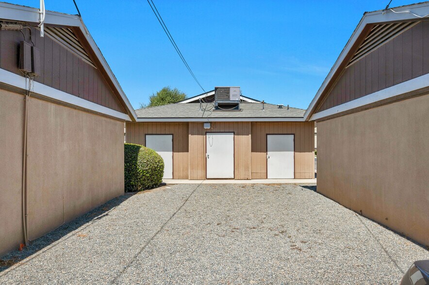 More Photos Of 1215-1239 Rose Ave, Selma Medical For Lease